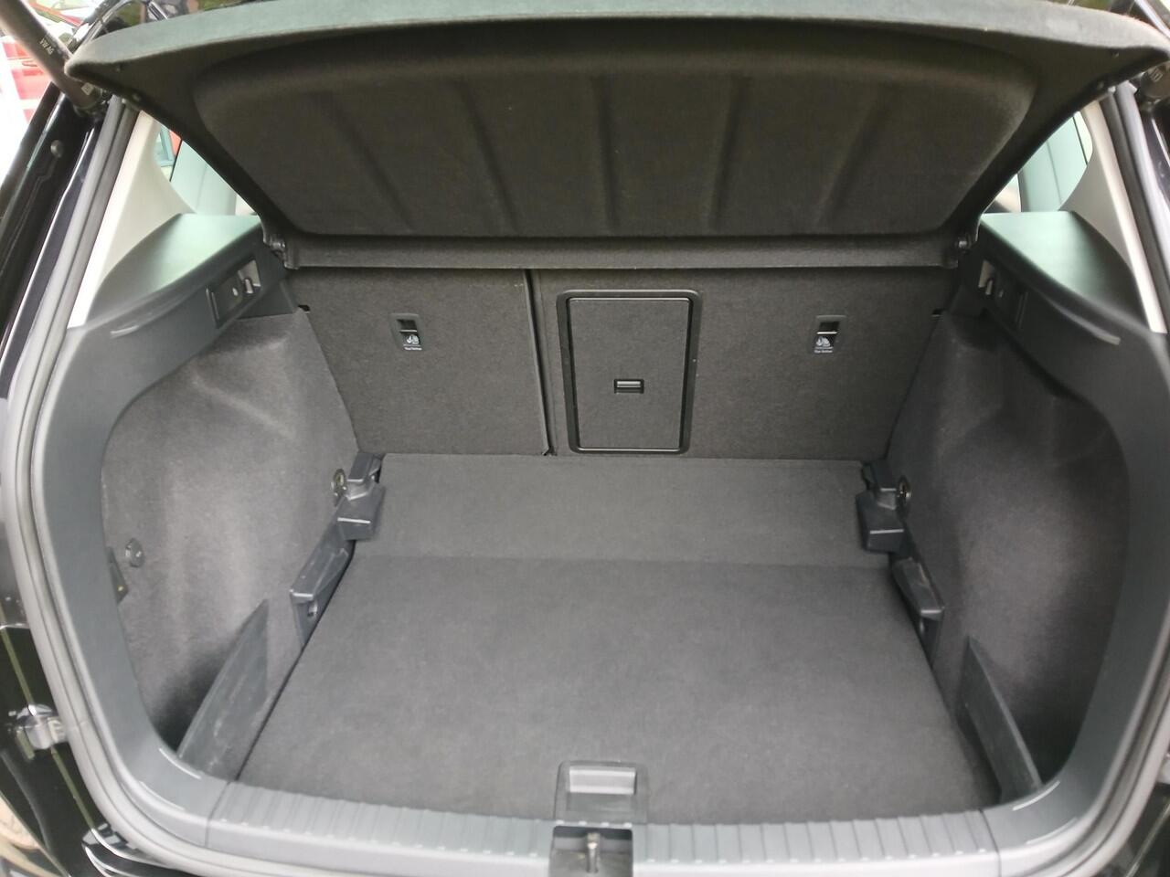 Seat ATECA 1.5 TSI (150pk) FR Business Intense + 19 inch + Trekhaak!!