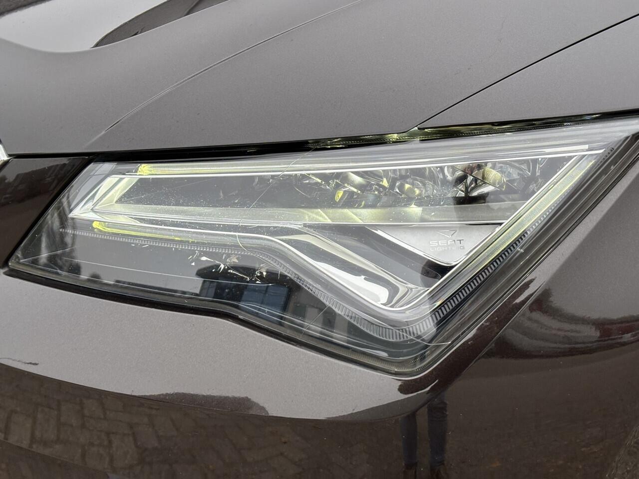 Seat ATECA 1.0 EcoTSI Style Business Intense / Trekhaak / Allseason Banden / Applecarplay/AndroidAuto /