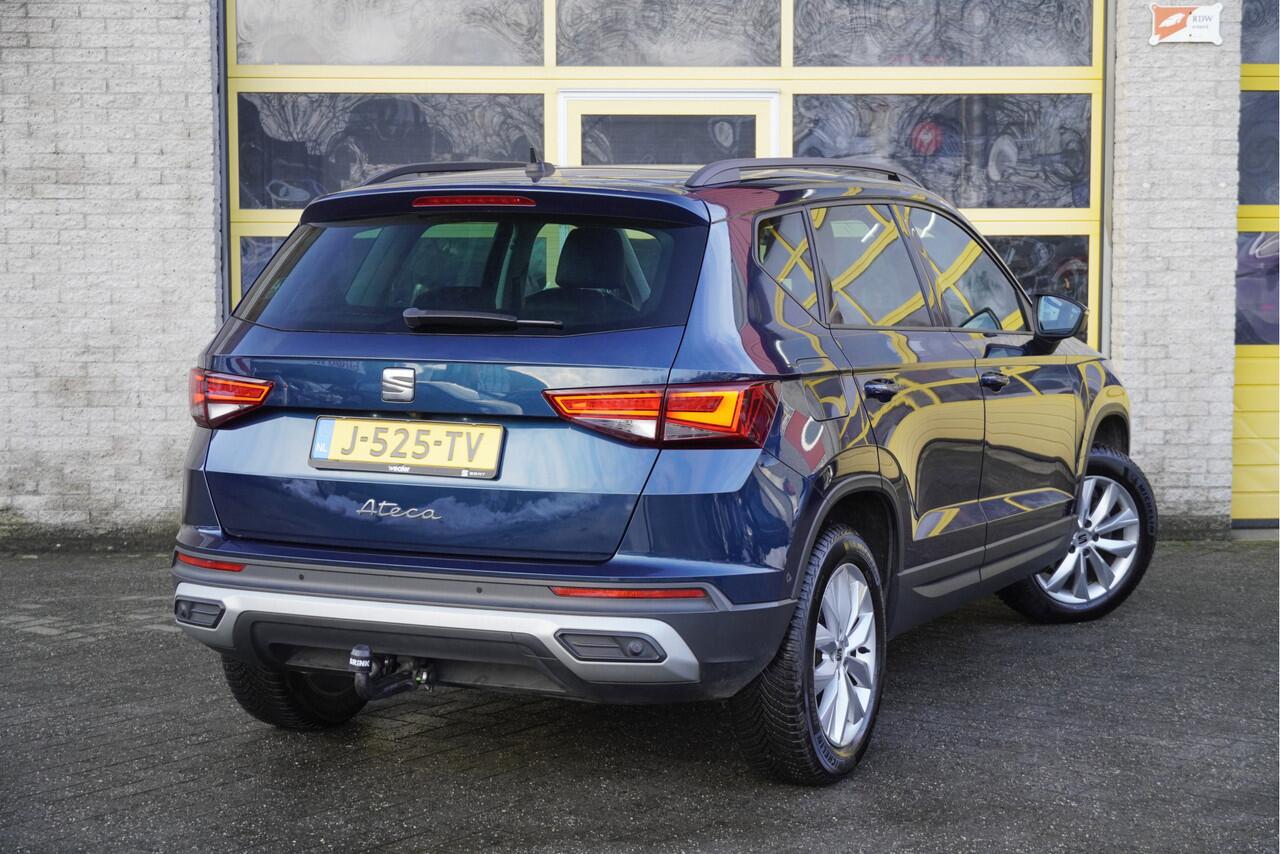 Seat ATECA 1.5 TSI 150PK! Style Business Intense BJ2020 Lmv 17" | Led V+A | Pdc | Navi | Panoramadak | Trekhaak | Achteruitrijcamera | App-Connect | Climate control | Cruise control | Lederen bekleding | Verwarmde voorstoelen/stuur | Nw-Model!