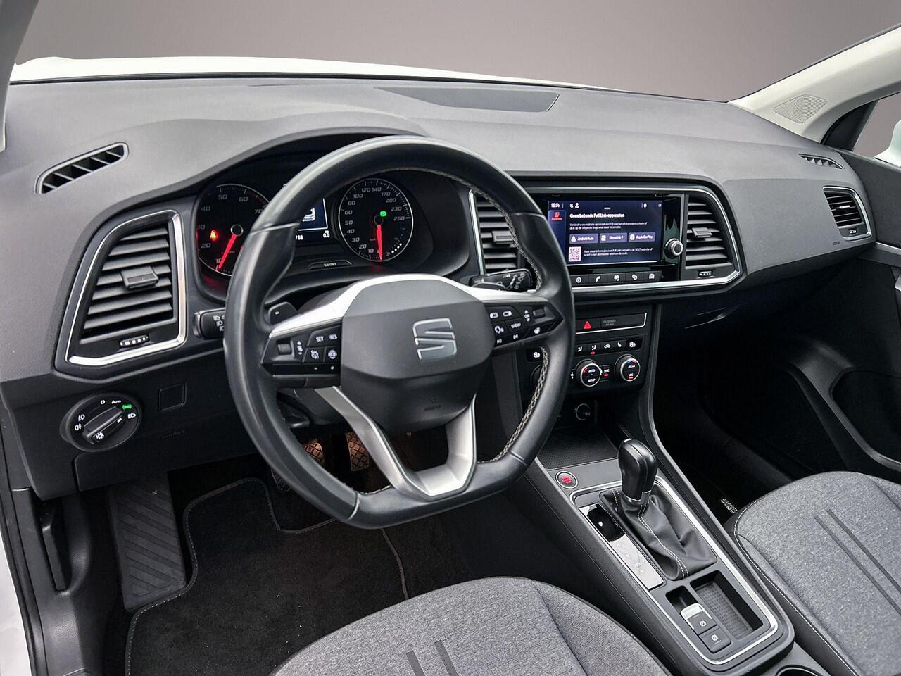 Seat ATECA Style Business Intense 1.5 TSI 150pk DSG Automaat Achteruitrijcamera, Cruise control, Stuurwiel verwarmd, LED koplampen, Stoelverwarming, App connect, Parkeersensor achter