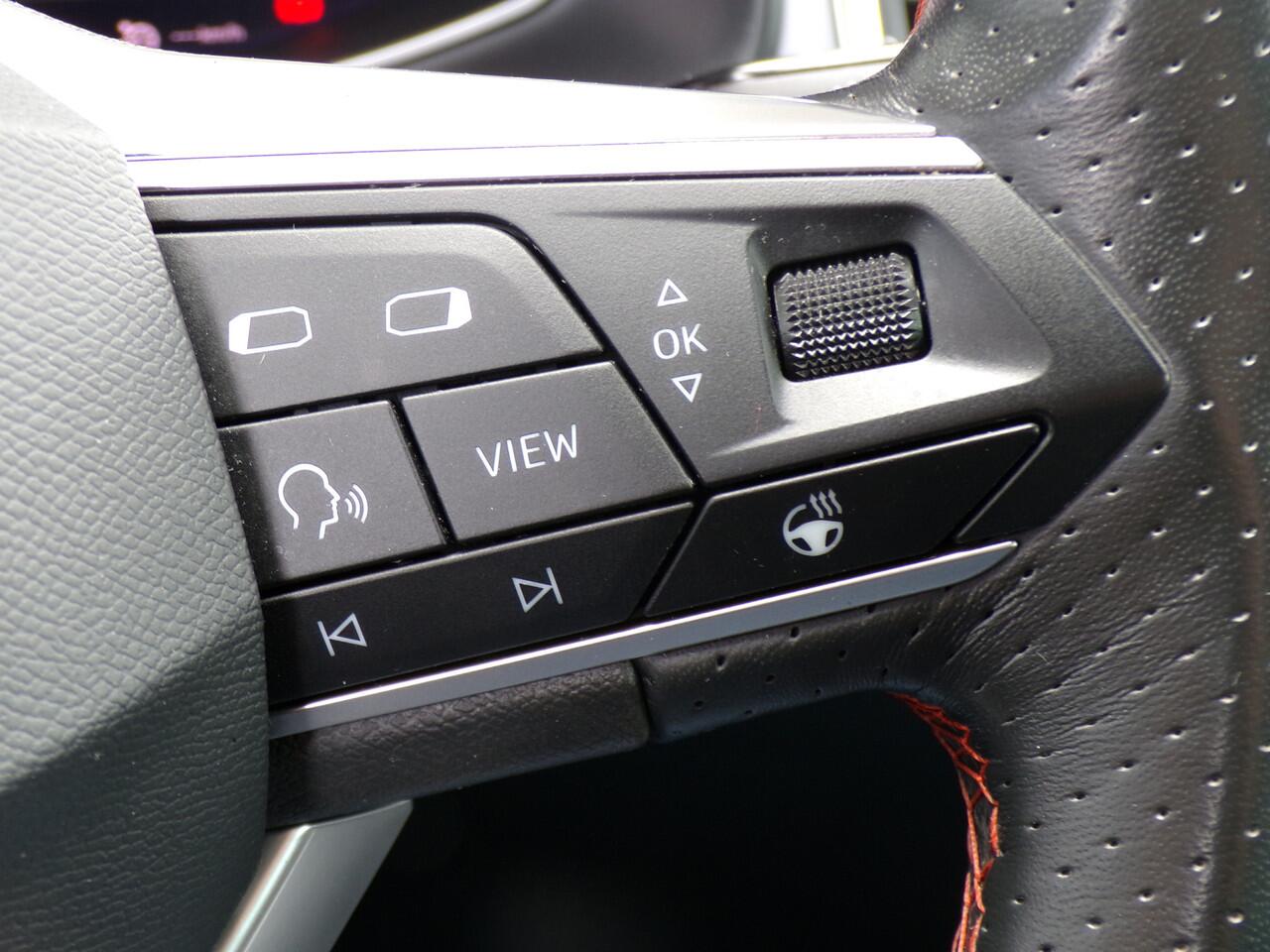 Seat ATECA 1.0 TSI FR Business Intense, Full LED / Sensoren + Camera / Carplay + Android Auto / Stoelverwarming / Navigatie / 18'' LMV