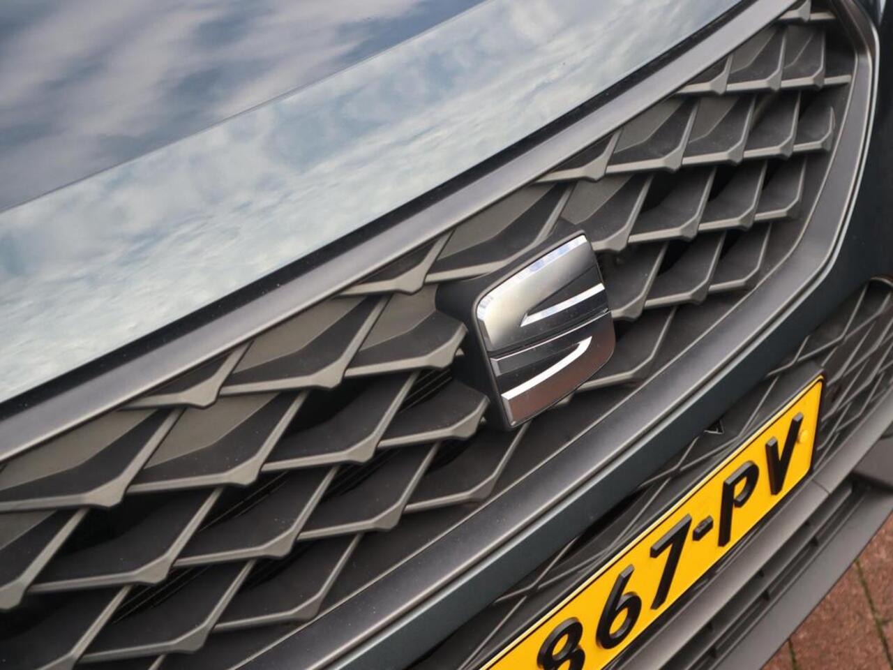 Seat ATECA 1.5 TSI FR Business Intense | Clima | Cruise | Navi/Carplay/Android | Halfleder | Stoelverwarming | PDC + Camera |