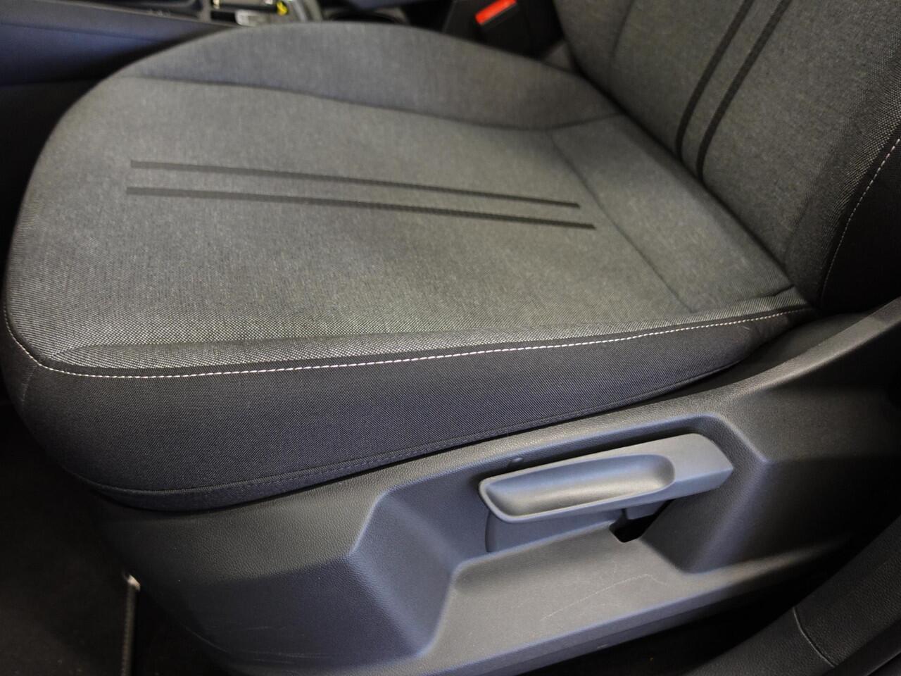 Seat ATECA 1.5 TSI Style Business Intense Airco Cruise Control Navi Virtual Cockpit Privacy Glass PDC VA Camera