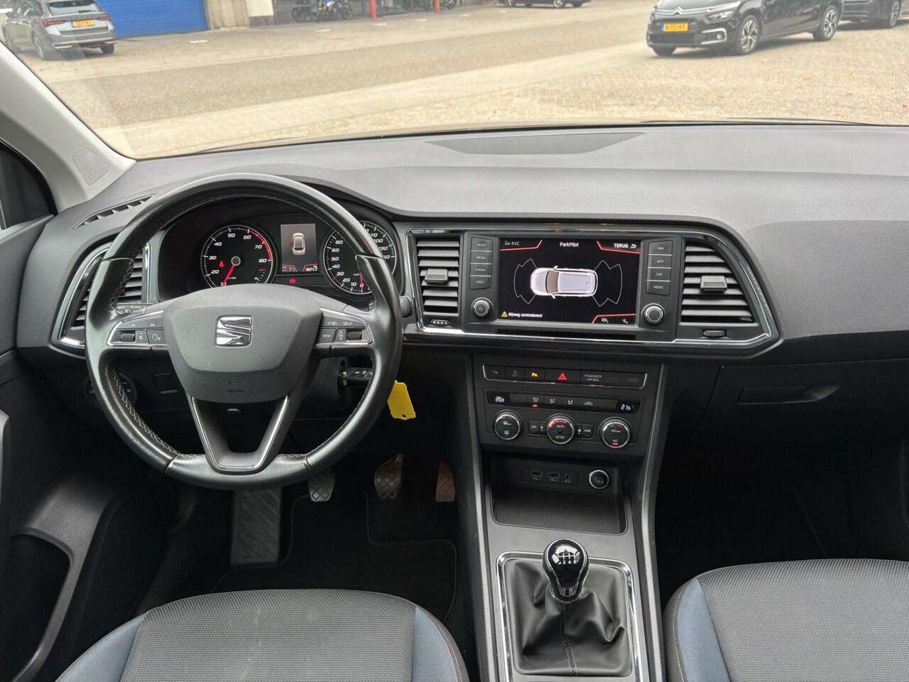 Seat ATECA 1.0 EcoTSI Style Business Intense / Trekhaak / Allseason Banden / Applecarplay/AndroidAuto /