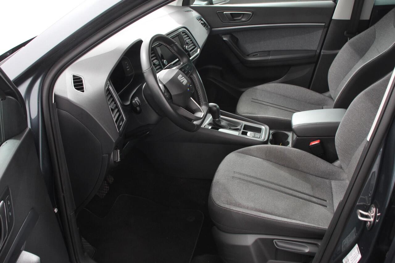 Seat ATECA 1.5 TSI 150pk DSG Style | Navigatie | Apple Carplay/Android Auto | Adaptive Cruise Control | Parkeersensor achter | CameraCockpit | Cli | Stoel-en stuurverwarming | Virtual mate Control | Ledverlichting voor | Getinte ramen