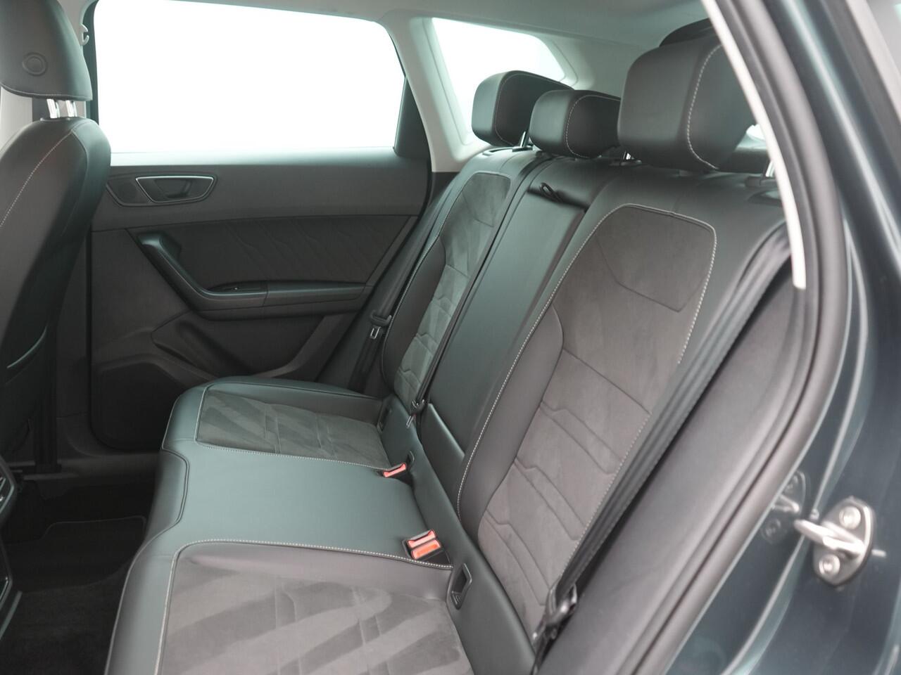 Seat ATECA 1.5 TSI Style Business Intense - RIJKLAARPRIJS - Achteruitrijcamera - Apple Carplay - Android Auto - Cruise Control - Stoel- en Stuurverwarming