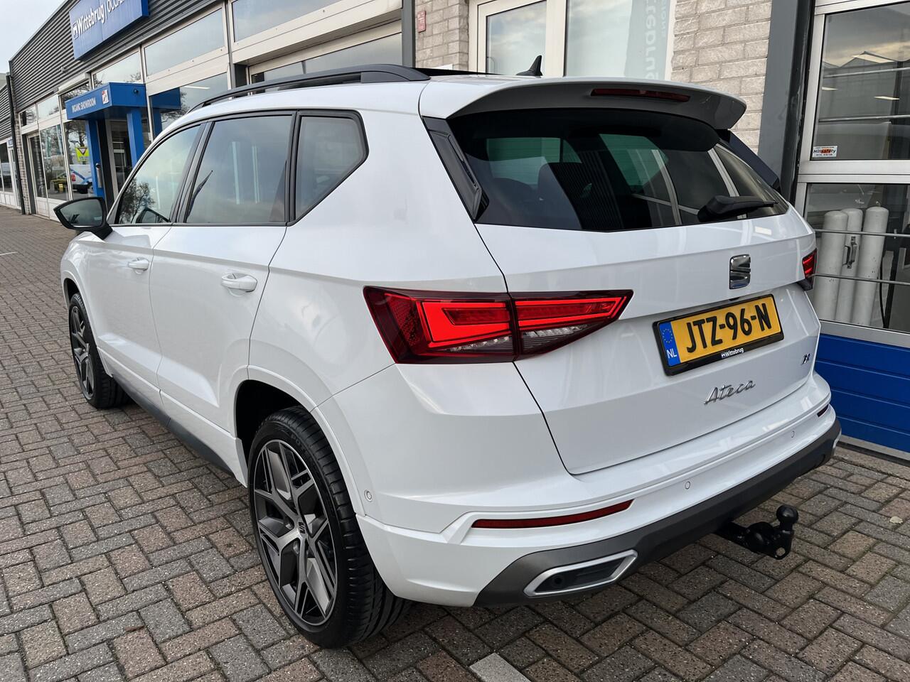 Seat ATECA 1.5 TSI FR Business Intense / AUTOMAAT/ PANO/ TREKHAAK/ 360 CAMERA/ PARK. SENSOREN/ STUUR+STOEL VERWARM./ PARK.SENSOR.V+A/ ELEK.KLEP/ ACC/ DODE HOEK/ FULL LINK/ KEYLESS/ DAB/ DIGITAL DASH/ LANE-ASSIST/ LED/ ISOFIX