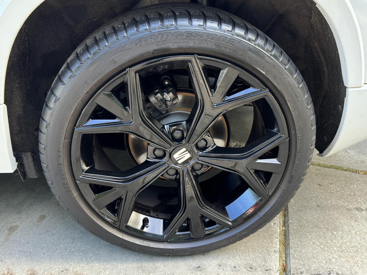 Seat ATECA 1.5 TSI 150pk DSG FR Business Intense Panorama Beats Trekhaak LED Navigatie Stoelverwarming