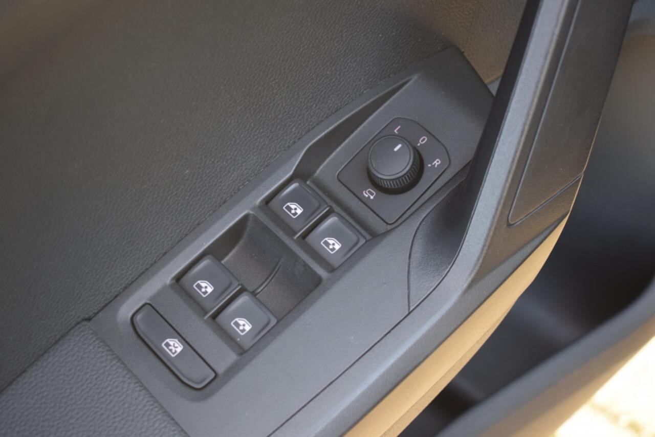 Seat Arona 1.0 TSI Style Business 110 PK AUTOMAAT | NAVI | CARPLAY | CLIMA