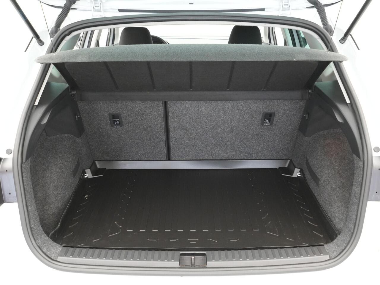 Seat Arona 1.0 TSI 115pk DSG Style Navigatie Clima Trekhaak PDC Privacy glass 205