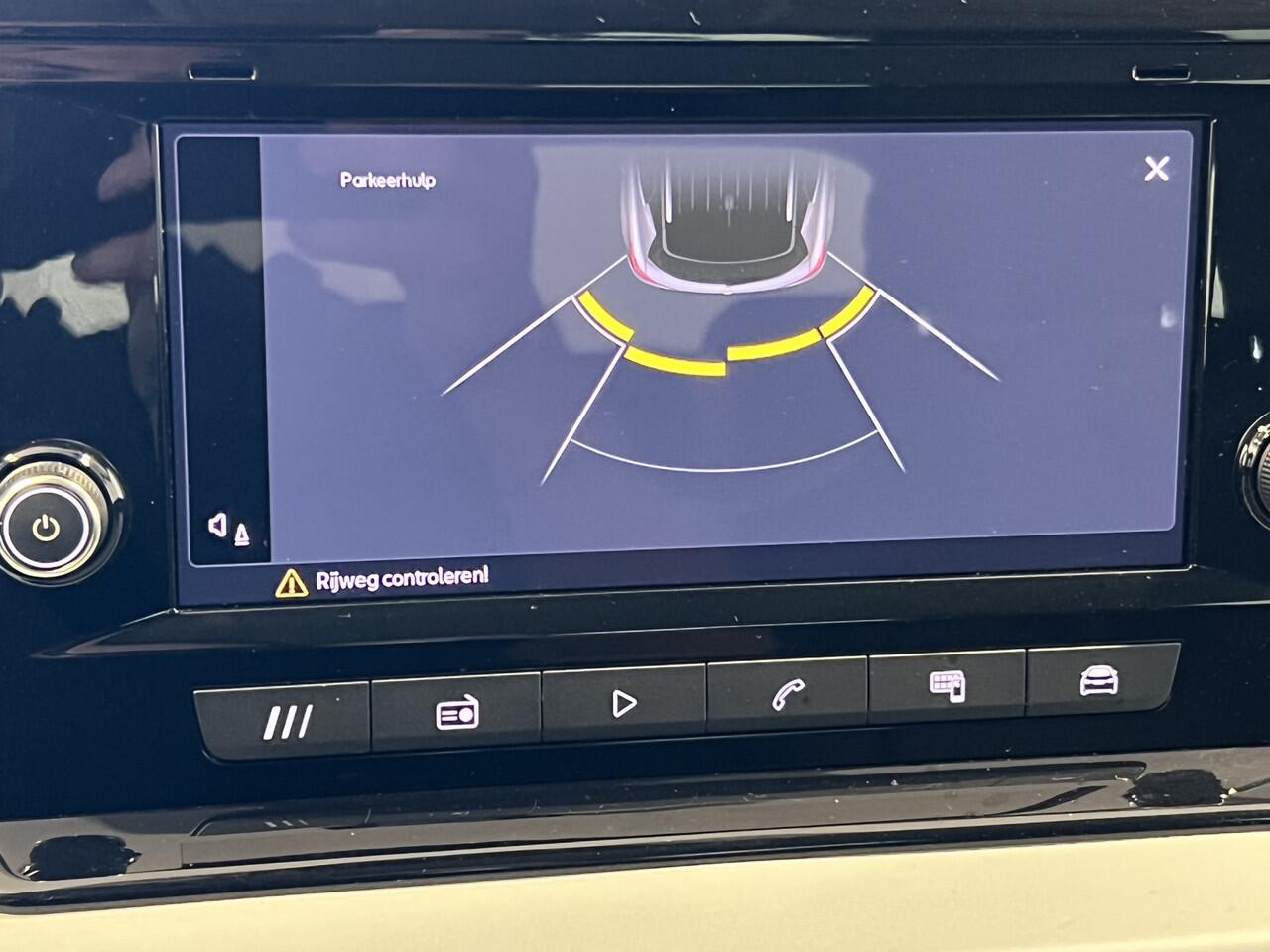 Seat Arona 1.0 TSI Style | Android/Apple Carplay | LM Velgen 16" | PDC Achter | Cruise Control Adaptief | DAB | Airco |