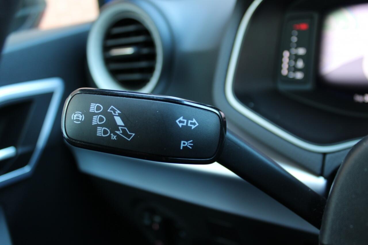 Seat Arona 1.0 EcoTSI FR Business Automaat | 18 Inch | Navi | Camera