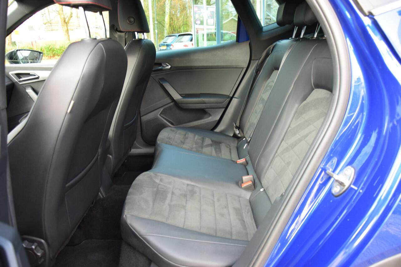 Seat Arona 1.0 TSI 115PK FR Business Intense DSG Automaat | Org. NL | BOVAG Garantie | Virtual Cockpit | Camera | Adaptive Cruise Control | Stoelverwarming | BEATS Audio | Carplay |