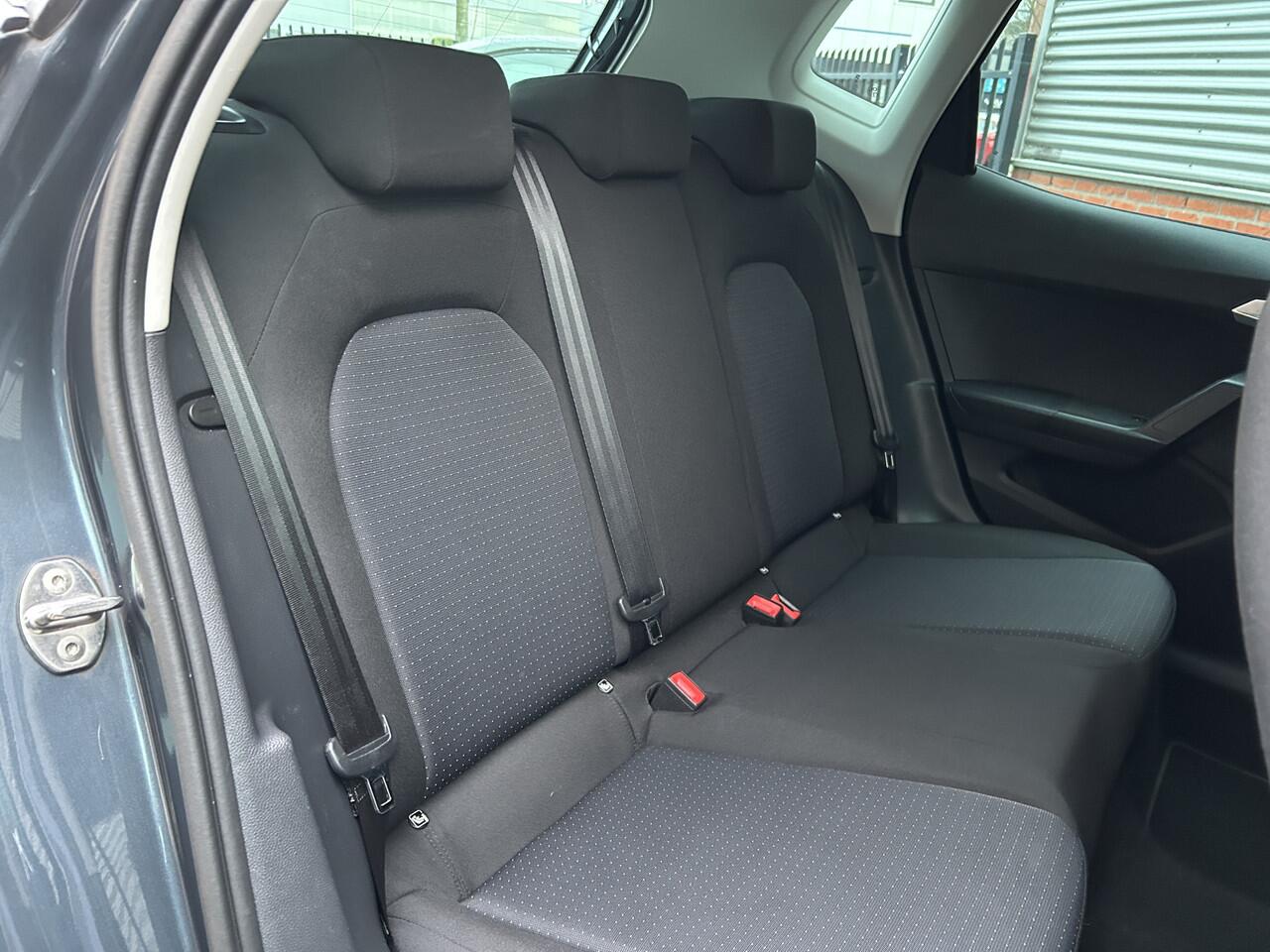 Seat Arona 1.0 TSI Style Business Intense | Automaat | Apple Carplay / Android auto | LED | Stoelverwarming | Lage kmstand |