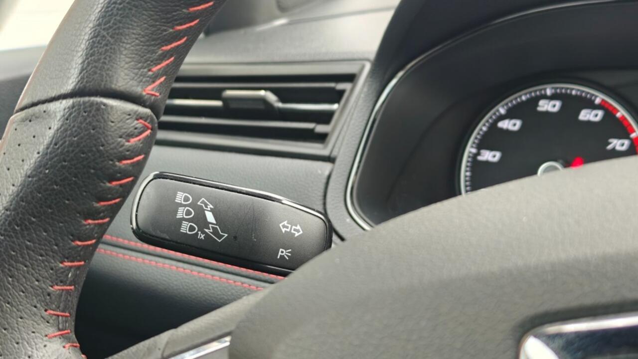 Seat Arona 1.0 TSI 95PK FR BUSINESS INTENSE - All Season banden - Prijs is all in.