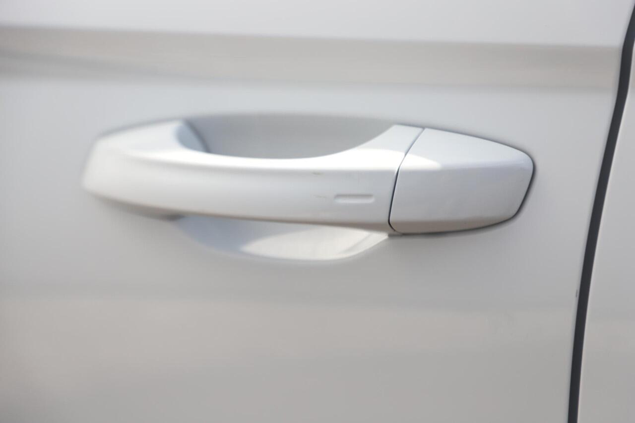 Seat Arona 1.0 TSI FR Business Intense Trekhaak Virtual Cockpit Keyless Navigatie Achteruitrijcamera Adaptive Cruise 18 inch LMV