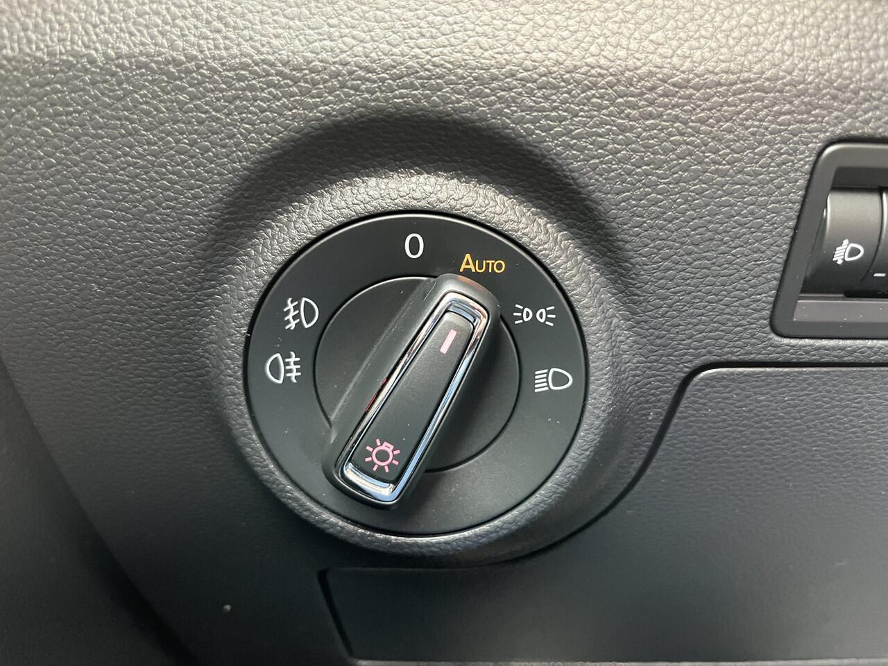 Seat Arona 1.0 TSI Style Business Intense / AUTOMAAT/ TREKHAAK/ KEYLESS/ ADAPT. CRUISE/ FULL LINK/ PARK. SENSOREN + CAMERA/ SPRAAKBEDIENING/ NAVI/ CLIMA/ 16" LMV