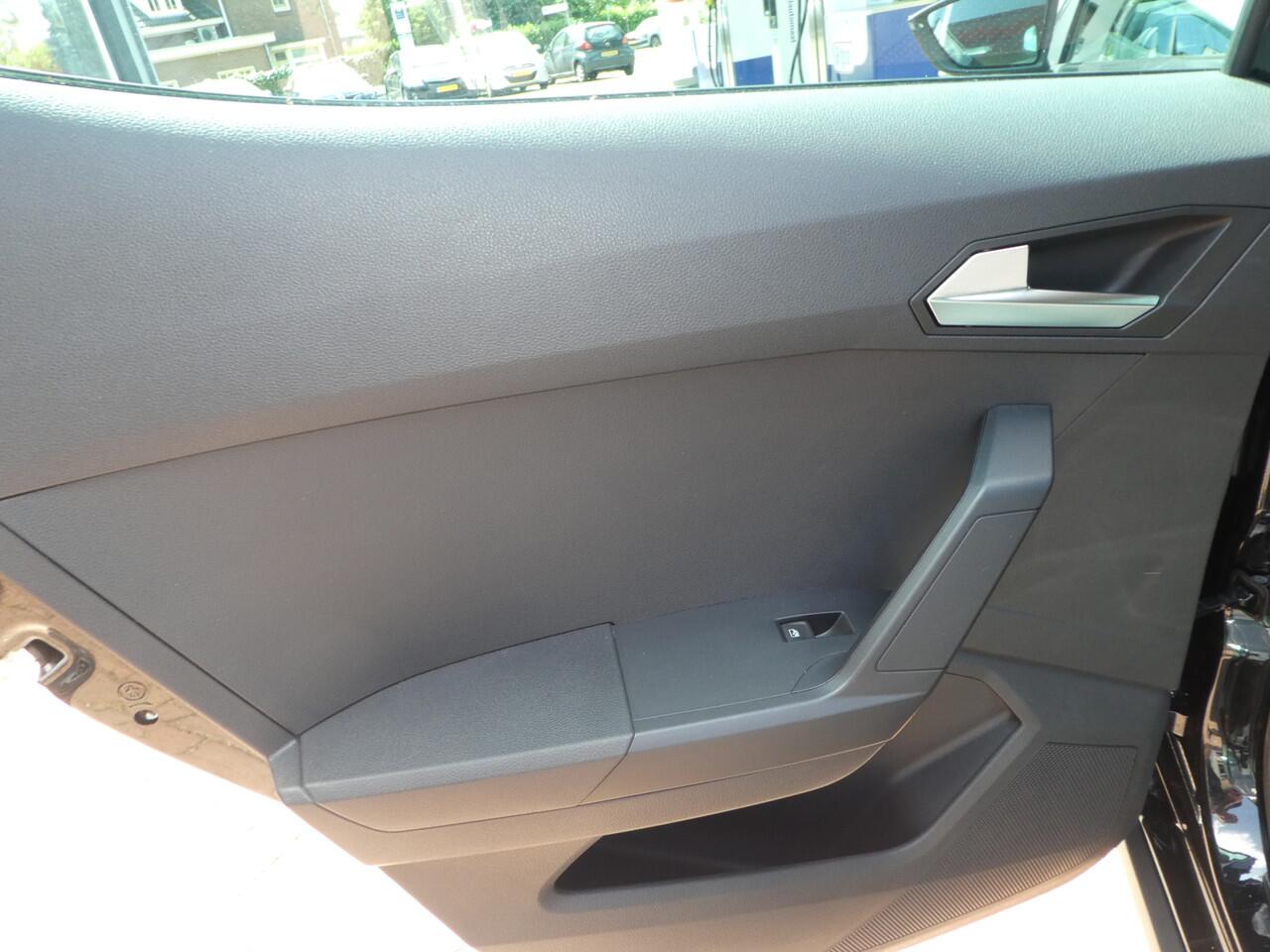 Seat Arona 1.0 TSI Style Business Intense Navi, Android/Carplay, Pdc + Camera achter