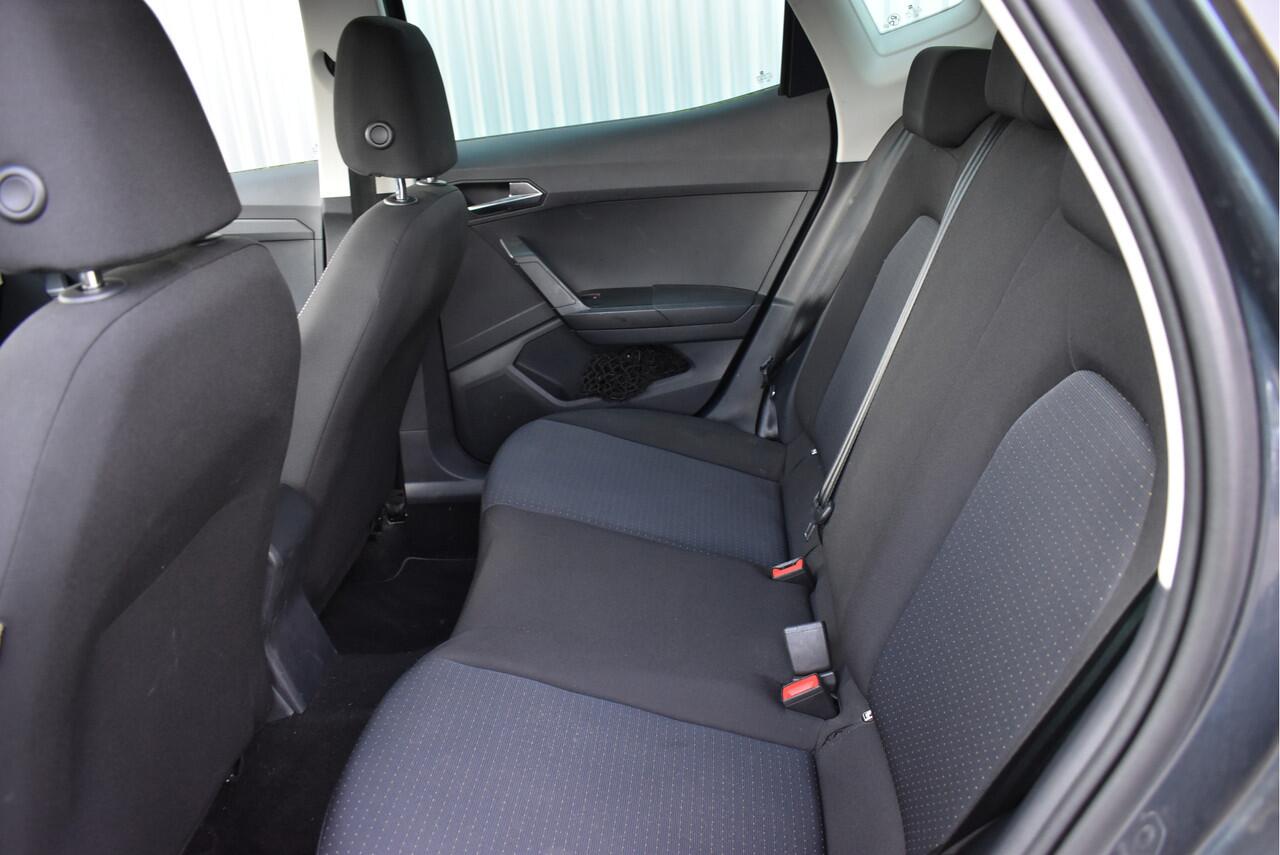 Seat Arona 1.0 TSI DSG Style Business Intense Virtual cockpit, Trekhaak, Cruise, Carplay, Stoelverwarming, PDC