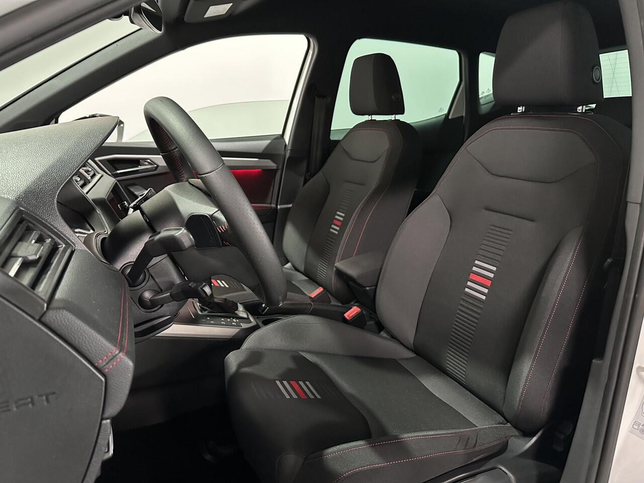 Seat Arona 1.5 TSI EVO FR Business Intense - Camera / ACC / Carplay / Dodehoek