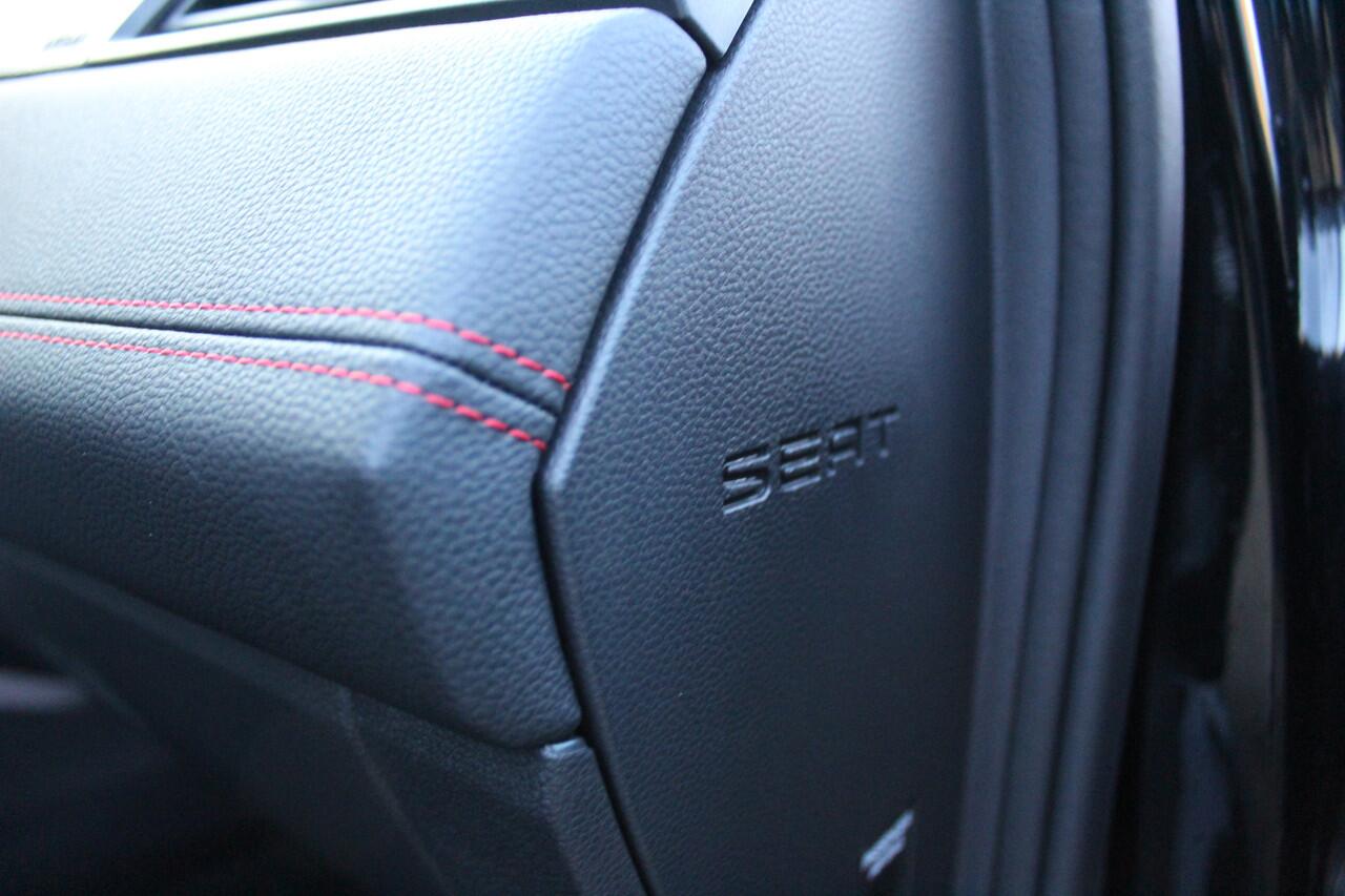 Seat Arona 1.0 TSi "FR Limited Edition" Navi - Cruise - LED !!! Automaat