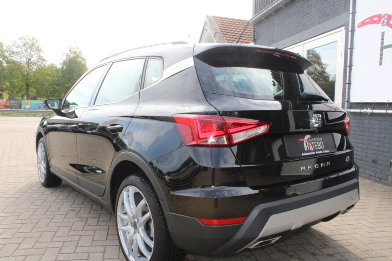 Seat Arona 1.0 TSI Excellence Intens Navi groot camera Apple Car Play 17LM