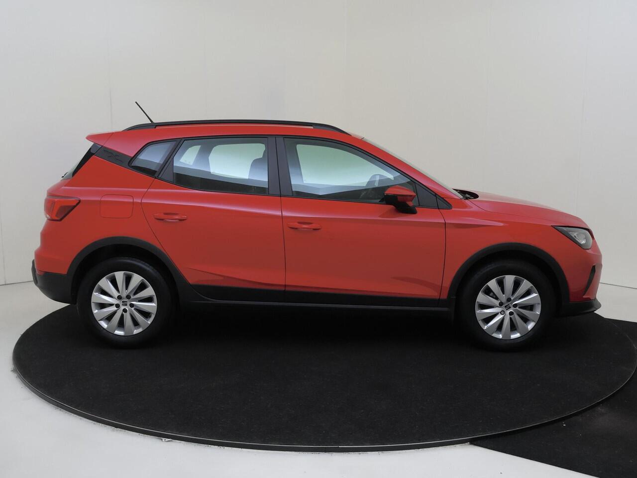 Seat Arona 1.0 TSI Style | Stoelverwarming | CarPlay | Cruise control | Climate control | Lane- en frontassist | Elektrisch inklapbare buitenspiegels | DAB radio |