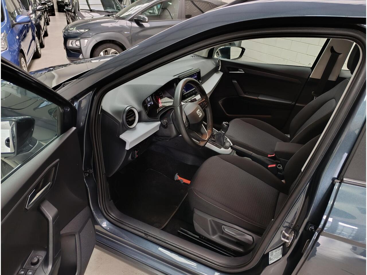 Seat Arona 1.0 TSI Style Climate controle | Audiosysteem | Centrale vergrendeling | Cruise control |Parkeersensoren | Electrische bedienbare ramen