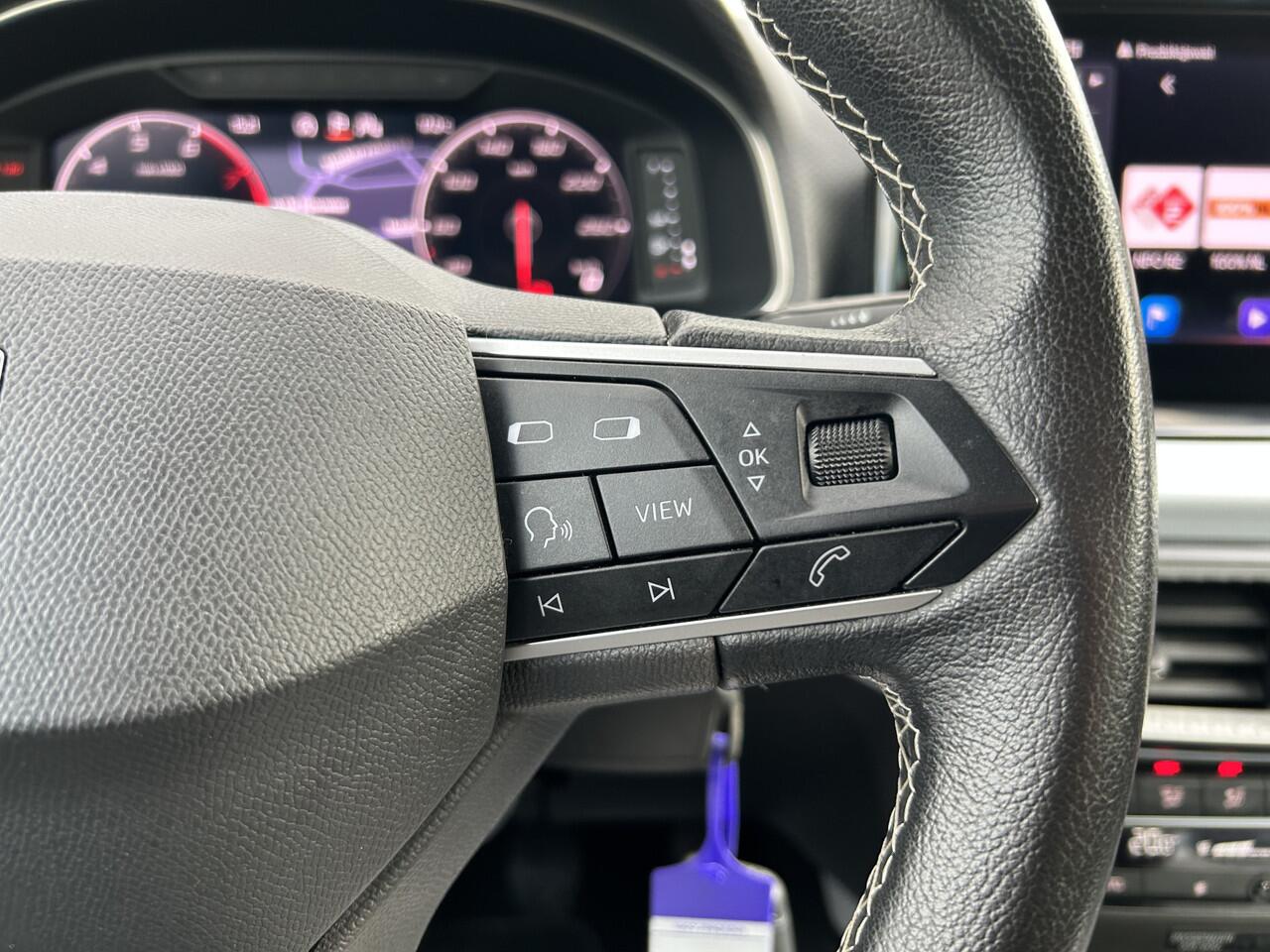 Seat Arona 1.0 TSI Style Business Intense Digitaal display / Stoel verwarming / Navi / Carplay / Clima