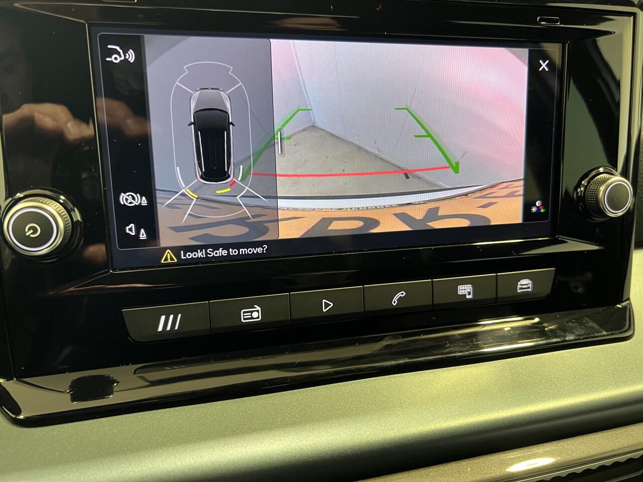 Seat Arona 1.0 TSI Xperience Business Connect | Android/Apple Carplay | LM Velgen 17" | PDC Voor en Achter | Achteruitrijcamera | Adaptieve Cruise Control | DAB | Airco |