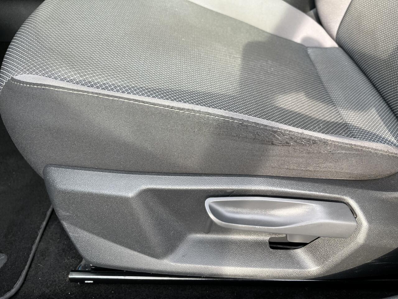 Seat Arona 1.0 TSI Style Business Intense / AUTOMAAT/ TREKHAAK/ KEYLESS/ ADAPT. CRUISE/ FULL LINK/ PARK. SENSOREN + CAMERA/ SPRAAKBEDIENING/ NAVI/ CLIMA/ 16" LMV