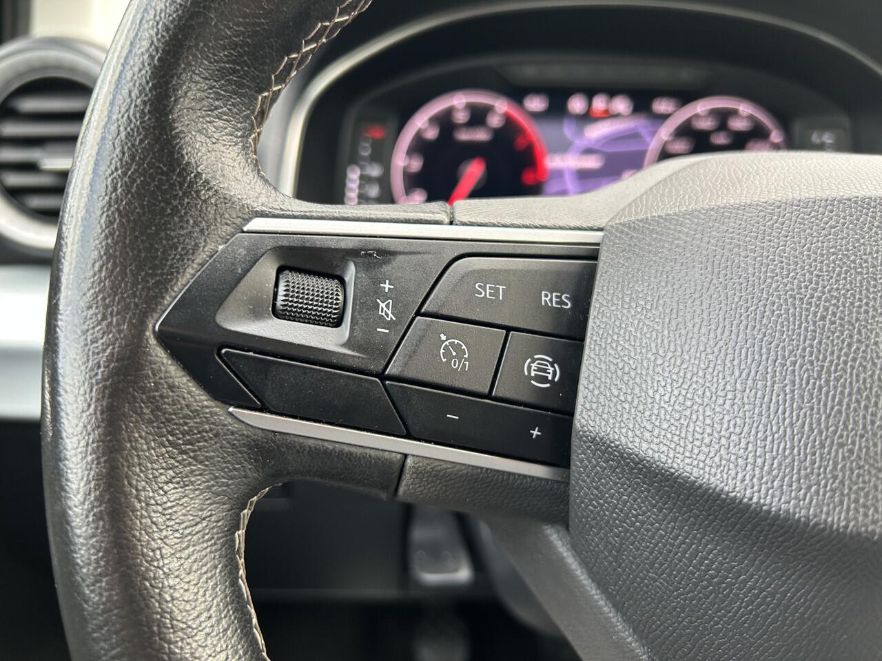 Seat Arona 1.0 TSI Style Business Intense 50% deal 7.975,- ACTIE Digitaal display / Stoel verwarming / Navi / Carplay / Clima