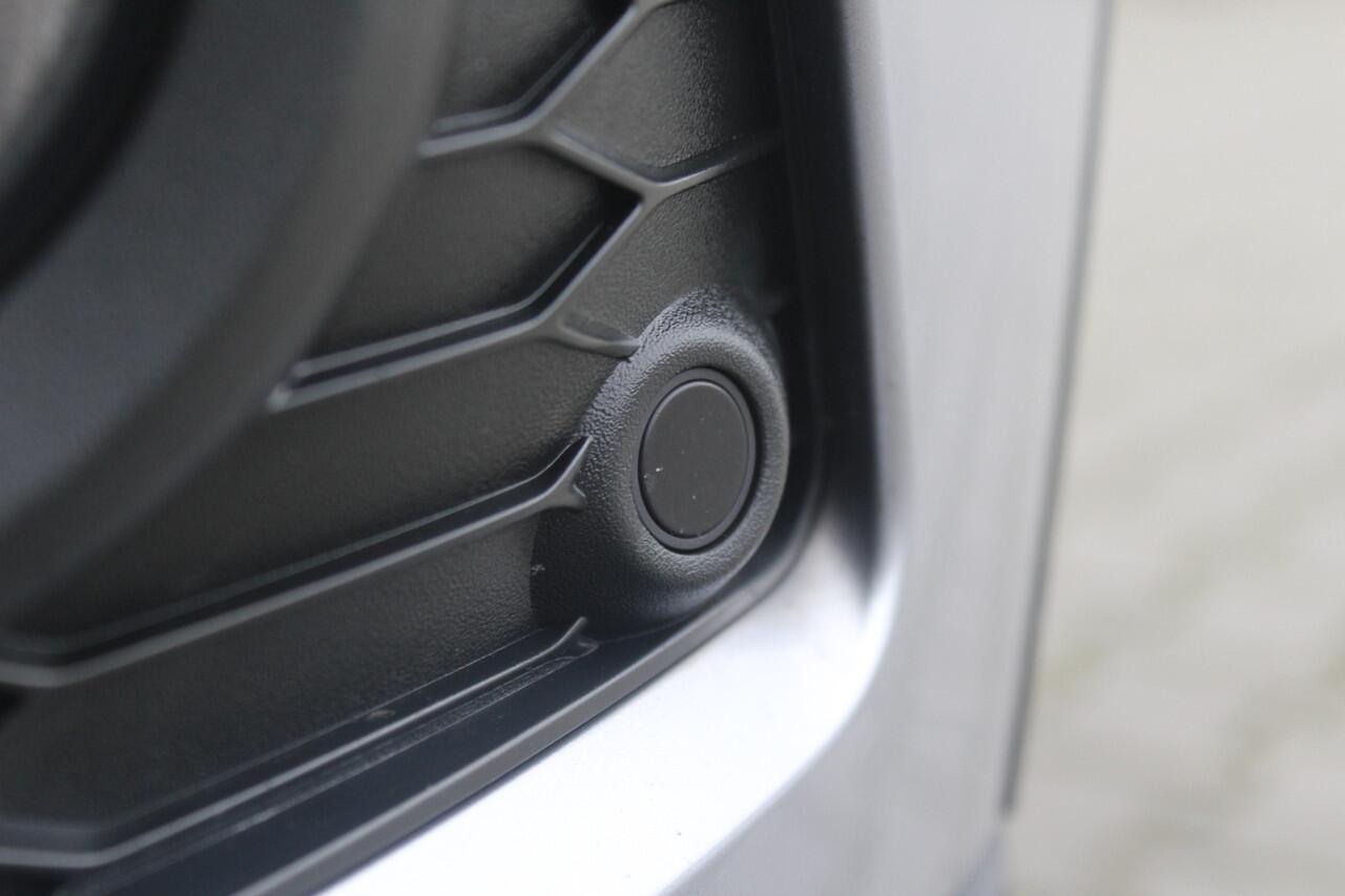 Seat Arona 1.5 TSI EVO FR Business Intense | Incl. 12 maanden garantie | Voorstoelen verwarmd | Airco | Lichtmetalen velgen | Bluetooth | Apple carplay/Android auto | Navigatie | Climate control | Cruise control | Achteruitrijcamera | Parkeersensoren