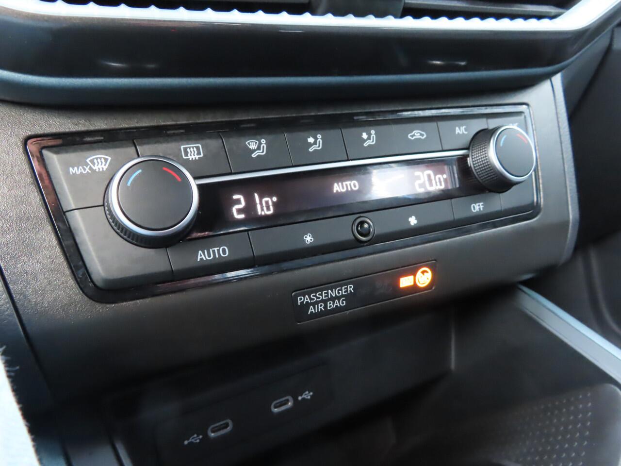 Seat Arona 1.0 EcoTSI Xperience DSG | groot navi scherm | camera | full led | parkassist |