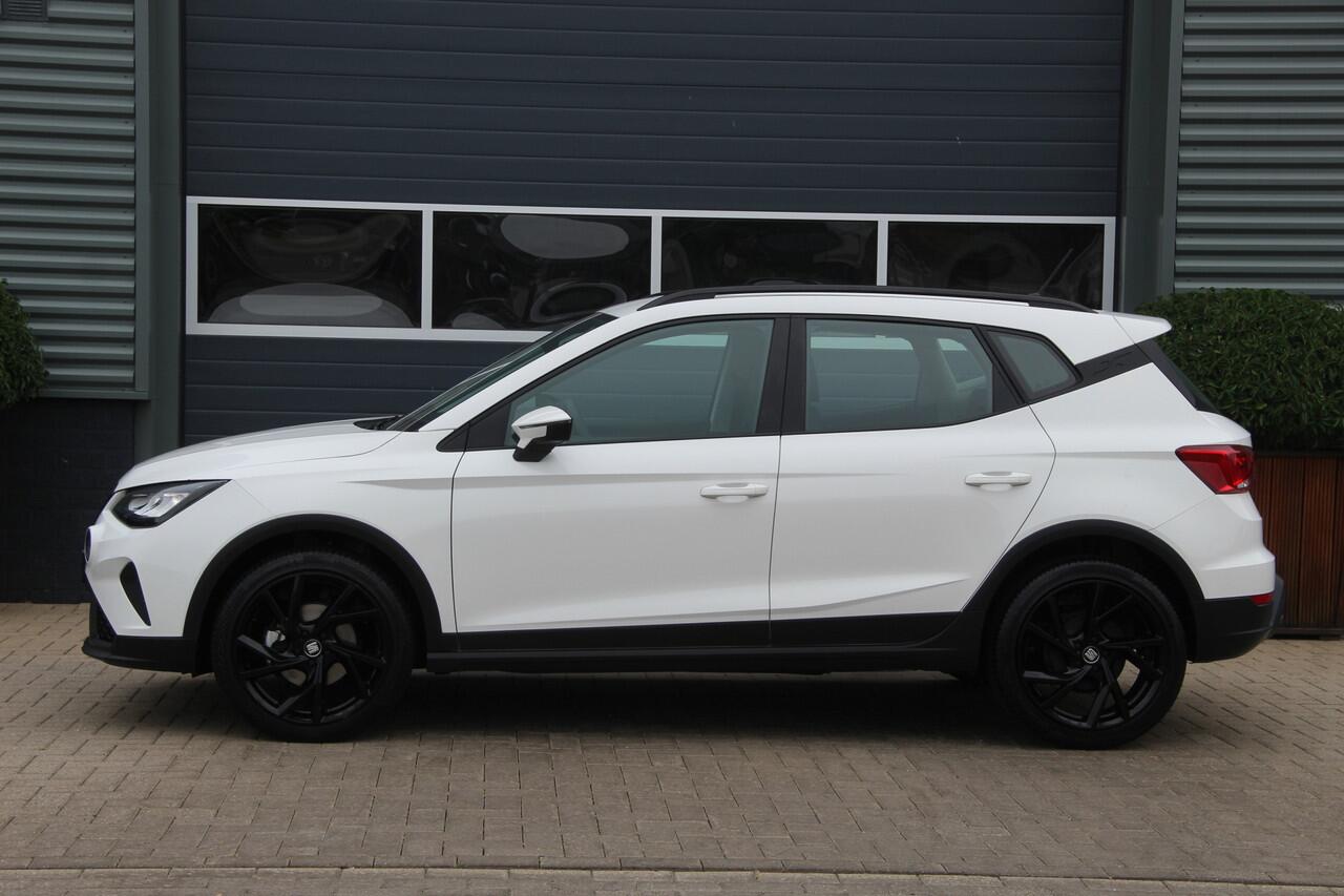 Seat Arona 1.0 TSI | NL auto | CarPlay | Camera | Navi | Airco | Cruise | Lane assist | Front assist | Seat connect | LMV18'' Goede banden | Rijdt erg zuinig | Hoge instap | Zeer nette auto