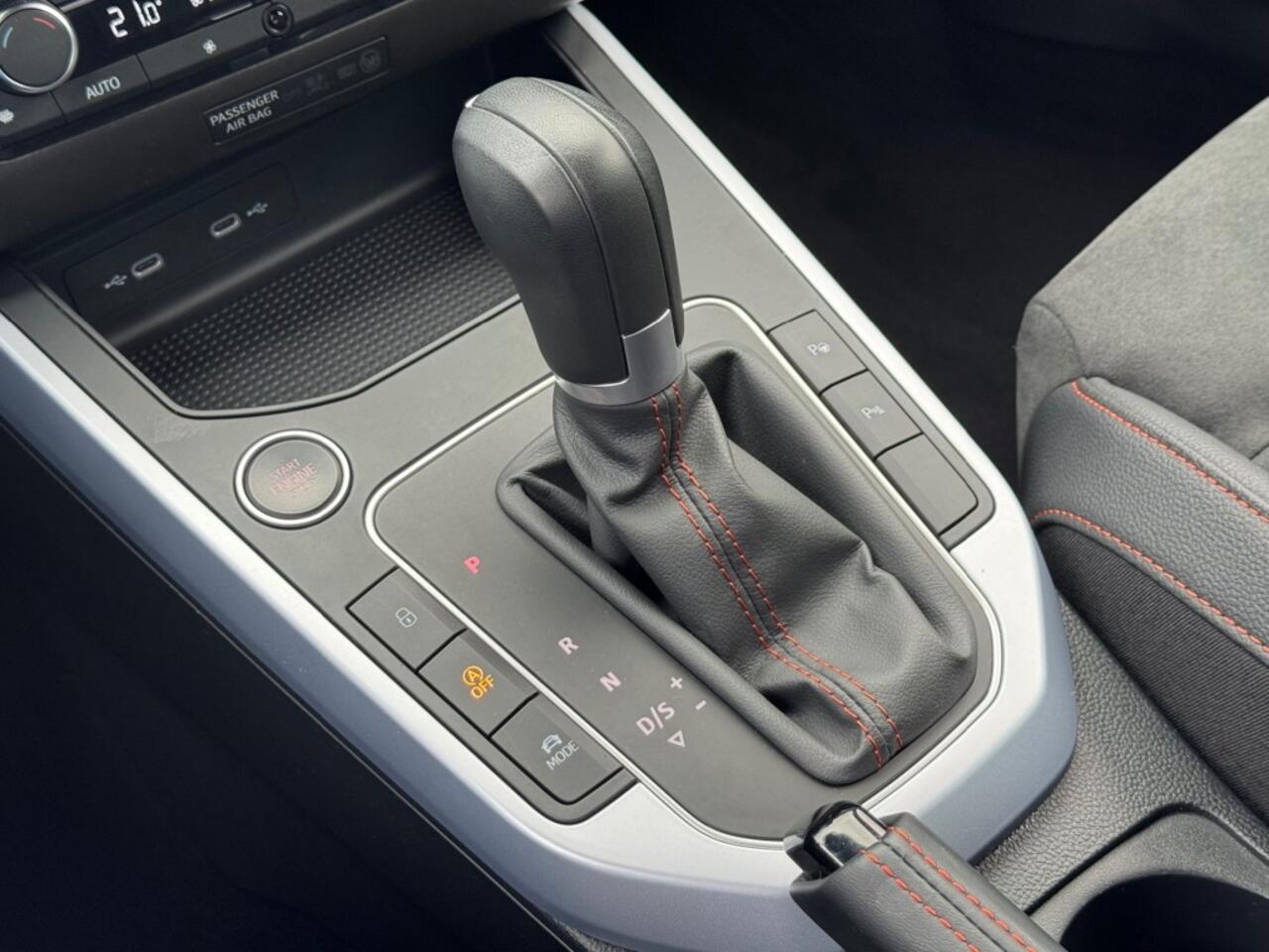 Seat Arona 1.5 TSI AUT. 150PK FR FACELIFT DIGITALE-SCHERM NAVI CAMERA CARPLAY AIRCO LMV PDC