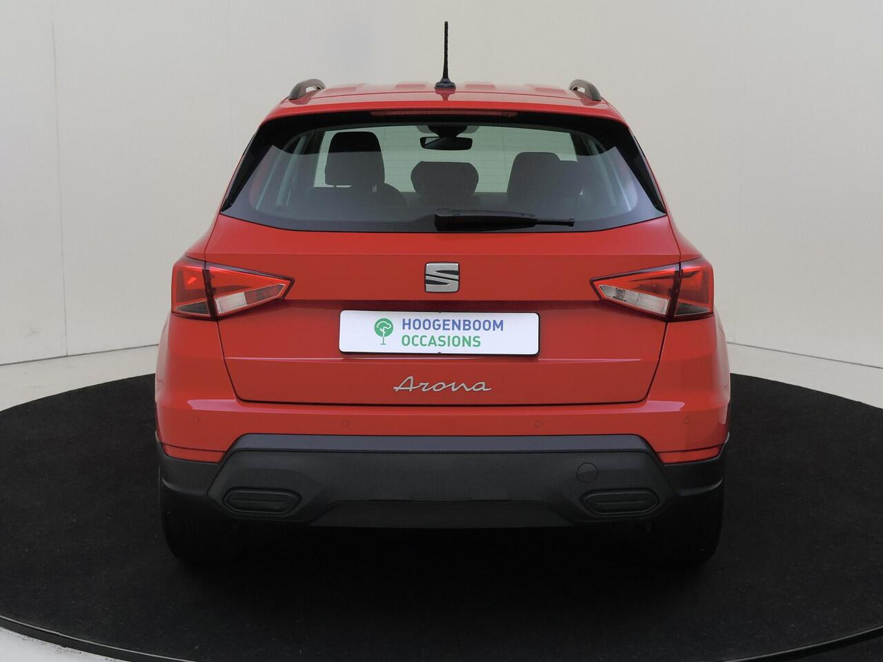 Seat Arona 1.0 TSI Style | Stoelverwarming | CarPlay | Cruise control | Climate control | Lane- en frontassist | Elektrisch inklapbare buitenspiegels | DAB radio |