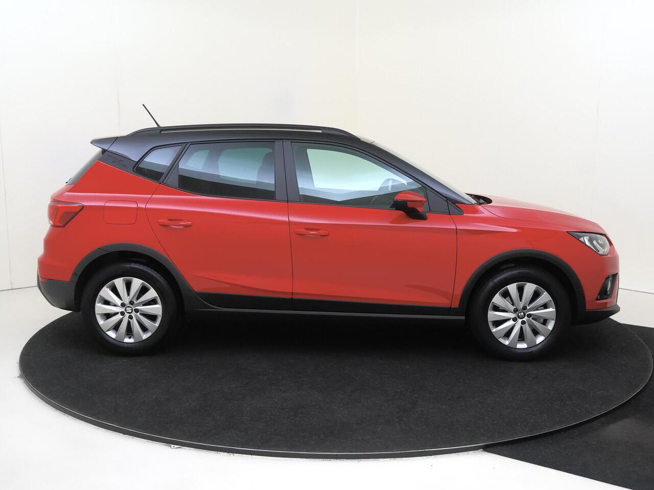 Seat Arona 1.0 TSI Style Business Intense | Trekhaak | Keyless | Navigatie | Parkeerassistent | Dodehoek detectie | Achteruitrijcamera | Adaptieve cruise control |