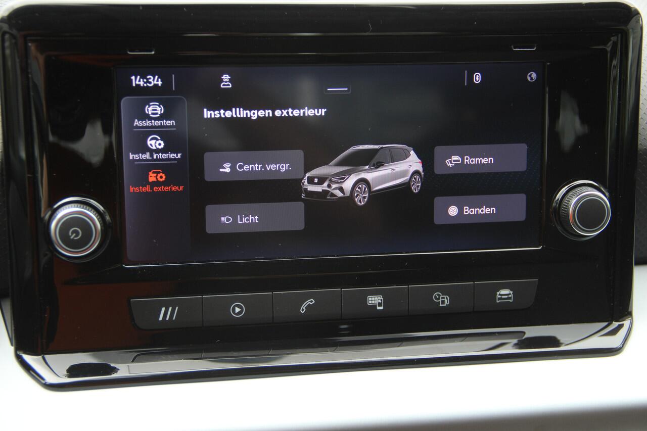 Seat Arona 1.0 TSI | NL auto | CarPlay | Camera | Navi | Airco | Cruise | Lane assist | Front assist | Seat connect | LMV18'' Goede banden | Rijdt erg zuinig | Hoge instap | Zeer nette auto