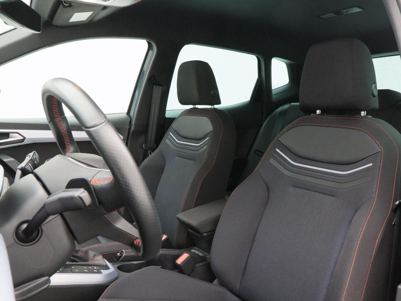 Seat Arona 1.0 TSi 115 Pk Automaat FR Anniversary | Adaptive Cruise | Carplay | LED | Stoel Verwarming | Parkeersensoren | Camera | Climate Control | Digitaal Dashboard | 18 Inch | 41.760 Km