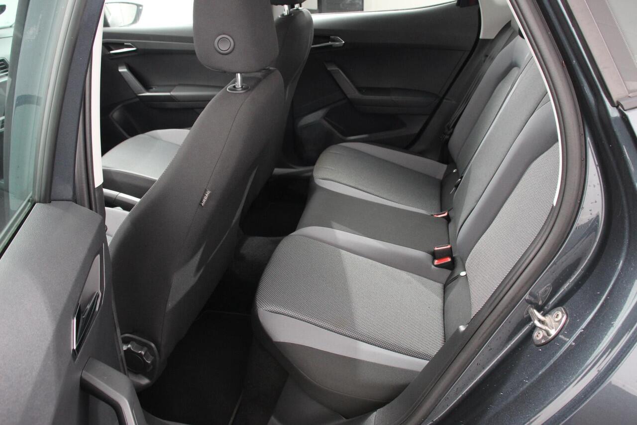 Seat Arona 1.0 TSI Style | Cruise Control | Airco | Parkeersensoren Achter | Stoelverwarming | lichtmetalen Velgen |