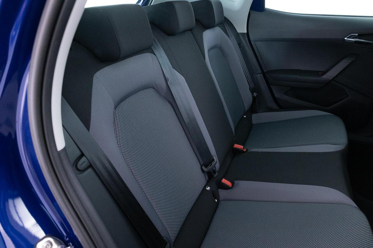 Seat Arona 1.0 TSI Style Business Intense 110 PK | TREKHAAK | ACHTERUITRIJCAMERA | APPLE CARPLAY | PARKEERSENSOREN | ADAPTIEF CRUISE CONTROL | NED AUTO |