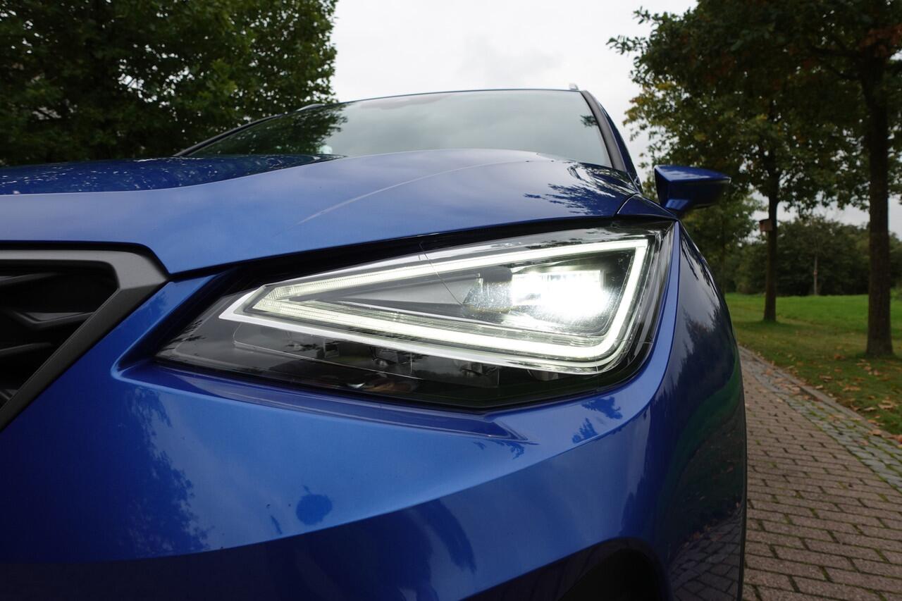 Seat Arona 1.0 EcoTSI FR Business Connect | Automaat | LED | CarPlay | Stoelverwarming | Camera |