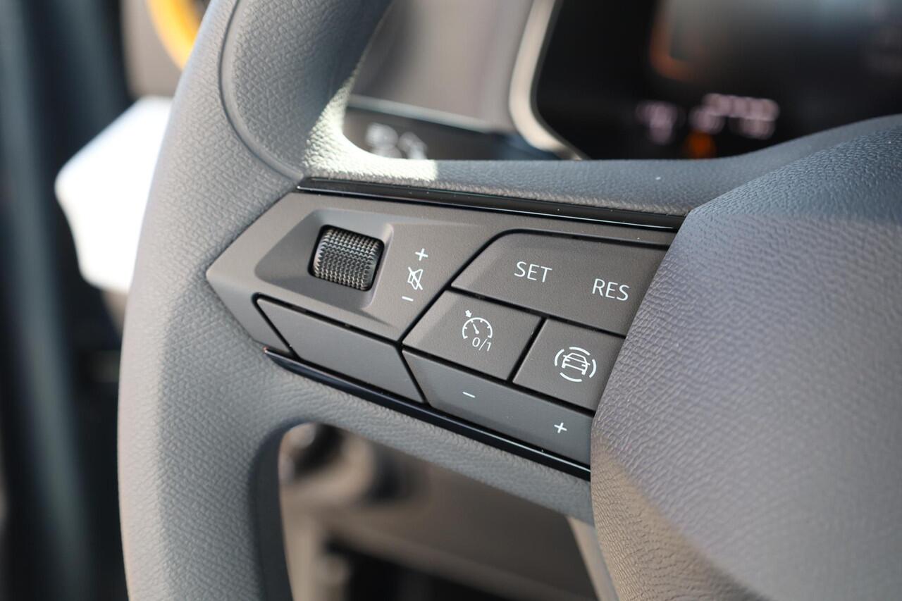 Seat Arona 1.0 EcoTSI Reference 95PK / 70kW Apple Carplay & Android Auto, cruise control, airconditioning, volledig digitaal instrumentenpaneel (Virtual Cockpit), verkeerstekenherkenning, parkeersensoren achter, 16'' LMV 'Design'