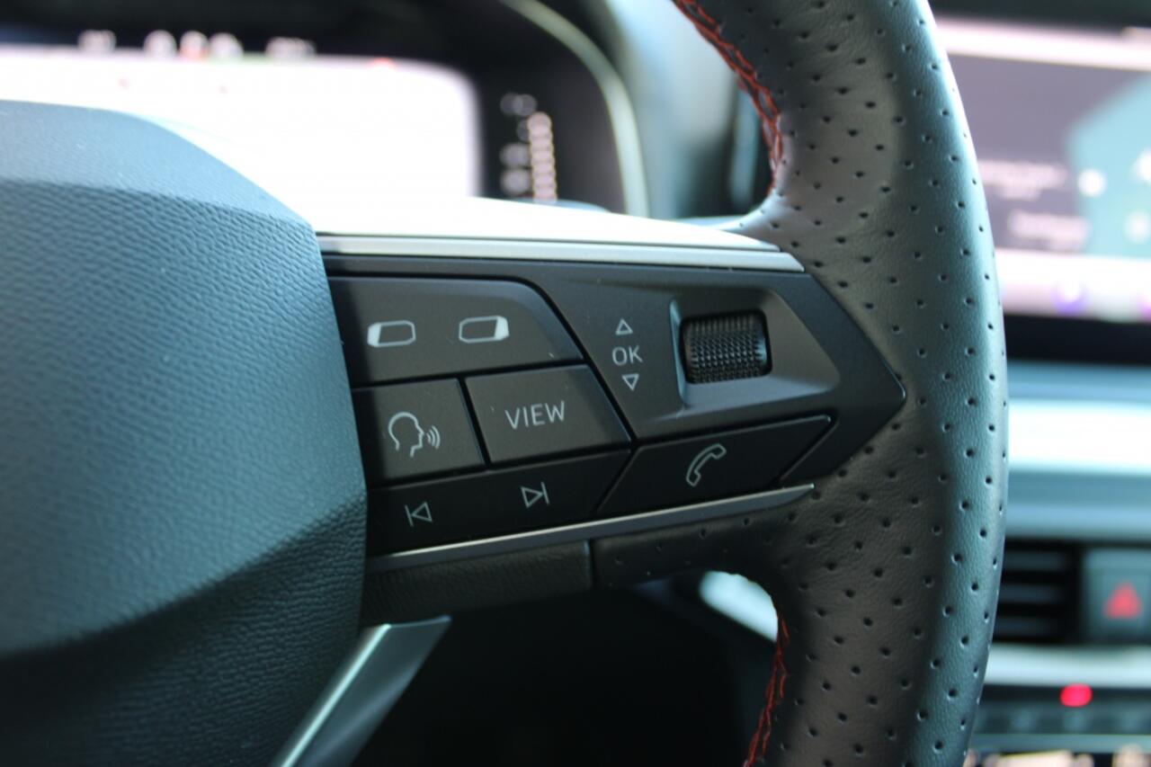 Seat Arona 1.0 EcoTSI FR Business Automaat | 18 Inch | Navi | Camera