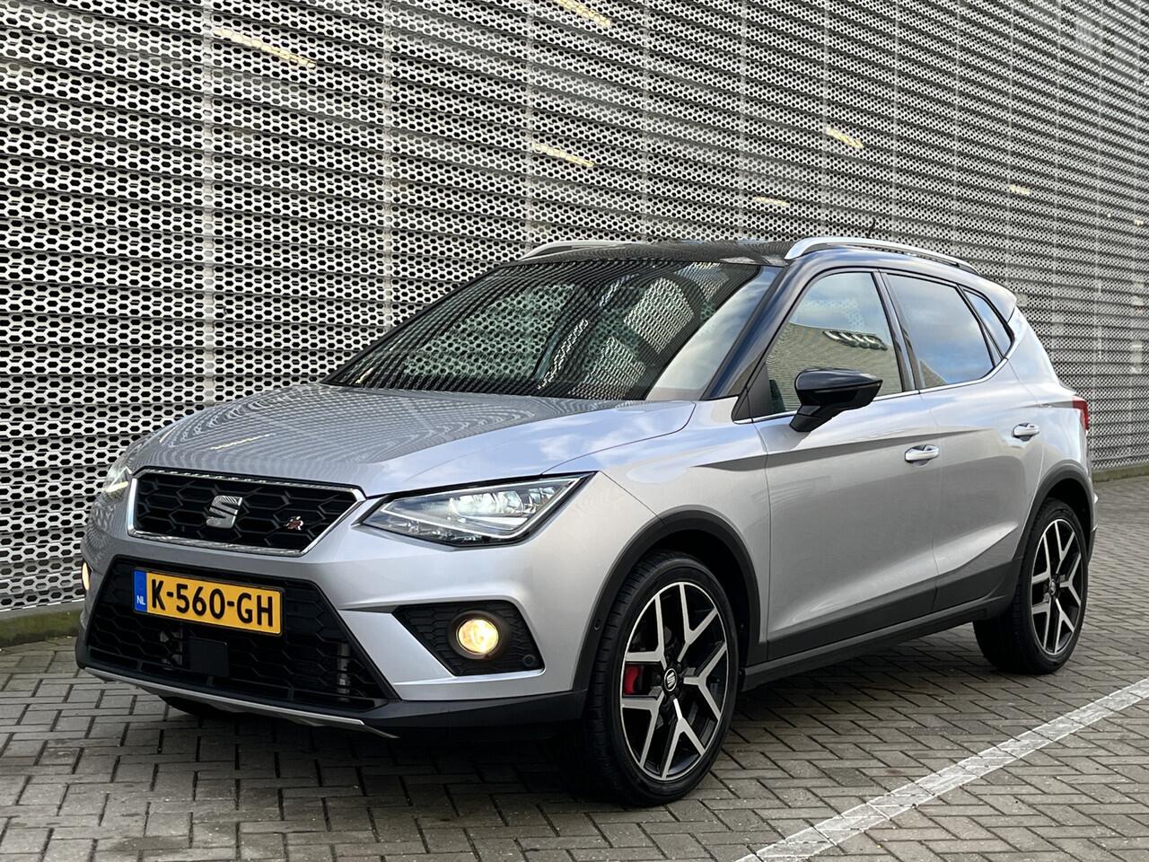 Seat Arona 1.0 TSI FR Business Intense Plus / Digitaal dashboard / Navigatie / Camera / Parkeersensoren V+A / Dodehoek / Trekhaak / **
