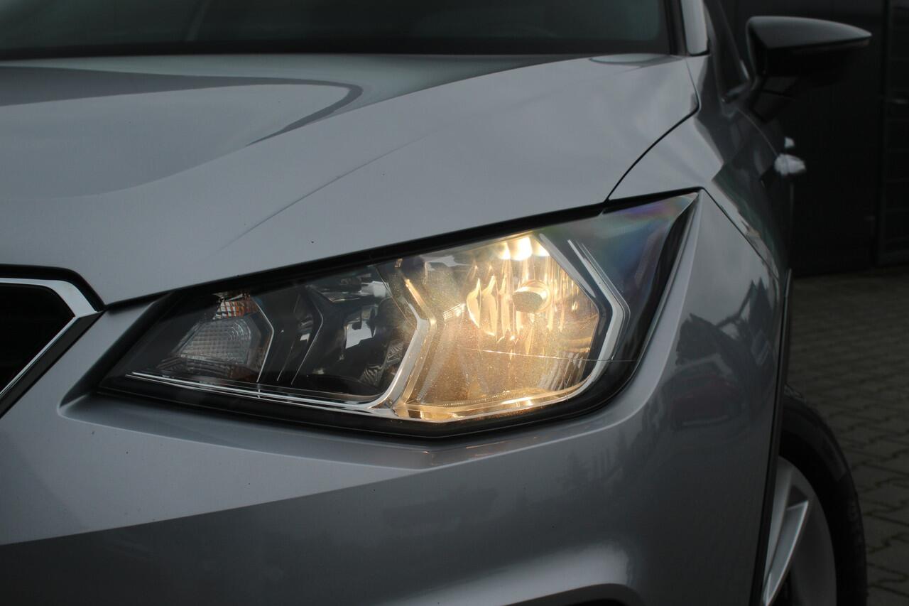 Seat Arona 1.5 TSI EVO FR Business Intense | Incl. 12 maanden garantie | Voorstoelen verwarmd | Airco | Lichtmetalen velgen | Bluetooth | Apple carplay/Android auto | Navigatie | Climate control | Cruise control | Achteruitrijcamera | Parkeersensoren