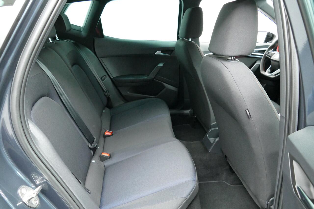 Seat Arona 1.0 110pk TSI FR Business. Bi Tone, StoelVerw, Camera, Adap Cruise, Full Led, Clima,