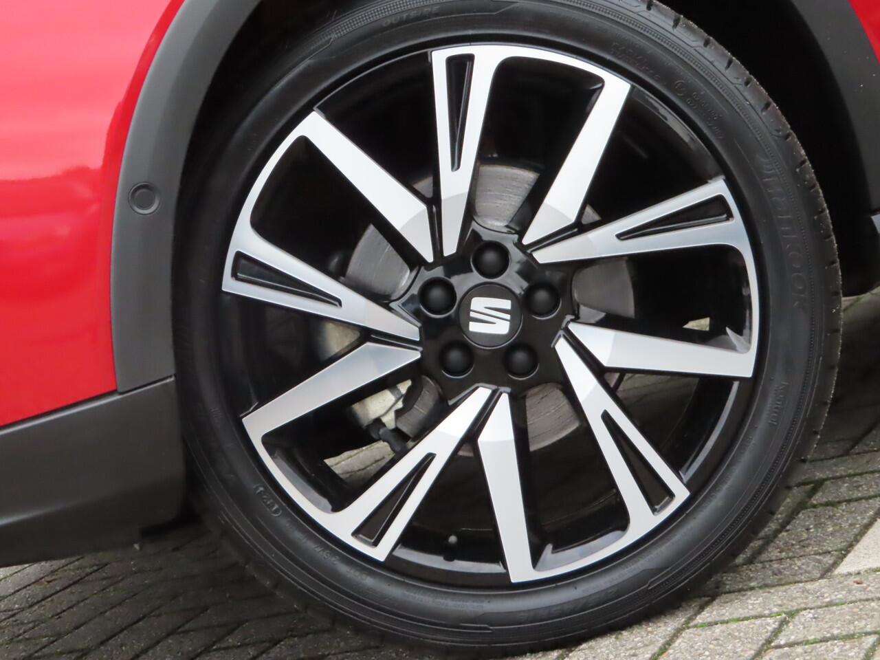 Seat Arona 1.0 TSI FR Business Connect DSG | Leder-alcantara | groot scherm | camera | full led |