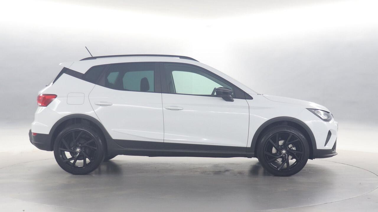 Seat Arona 1.0 TSI 95pk Style Business Connect / Navigatie via App Connect / Stoelverwarming / Parkeersensoren